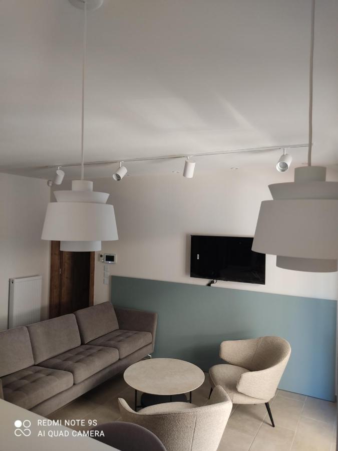 Blue Rose Luxury And Comfort Apartment At The Centre Of Preveza Bagian luar foto