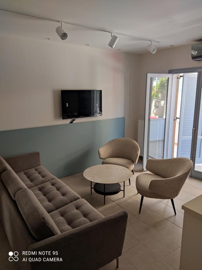 Blue Rose Luxury And Comfort Apartment At The Centre Of Preveza Bagian luar foto