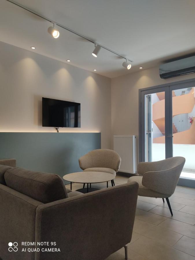 Blue Rose Luxury And Comfort Apartment At The Centre Of Preveza Bagian luar foto